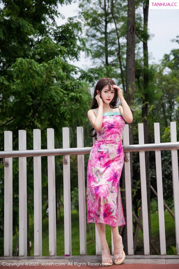   [XiuRen]高清写真图 2023.07.12 No.7065 严利娅Yuliya 网红情人裙第10张图片